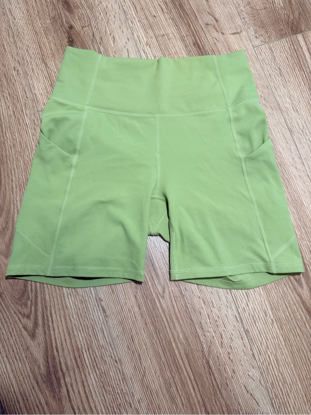 Fabletics Womens Oasis PureLuxe High Waisted 6” Biker Shorts S Green Pockets